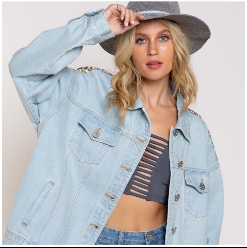 sale⚡POL Raw It's Denim Jacket: light Blue distressed denim,animal print Detail - Picture 3 of 16